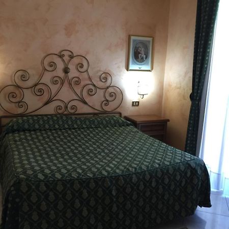 Hotel Centrale Europa Catania Luaran gambar