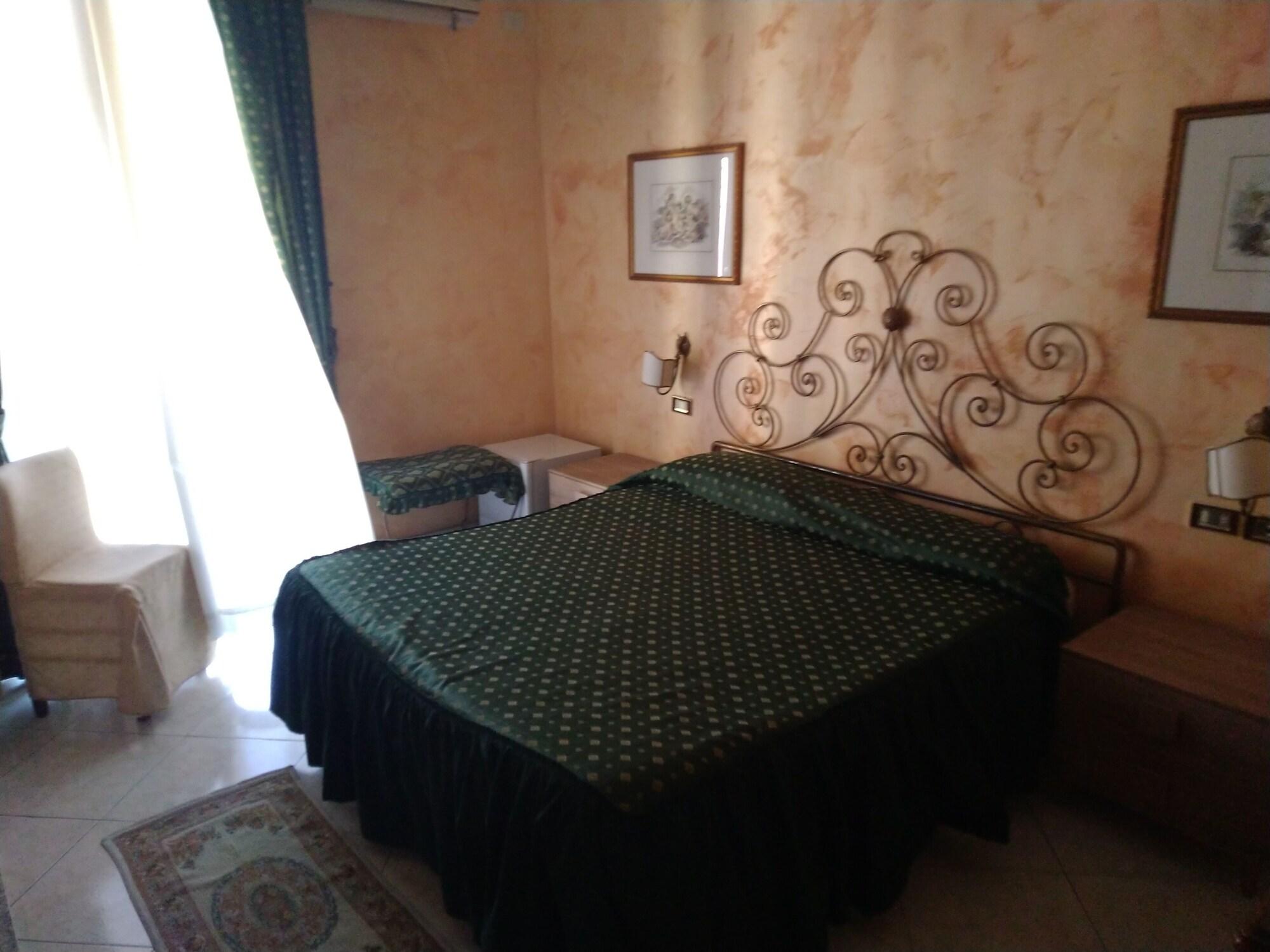 Hotel Centrale Europa Catania Luaran gambar