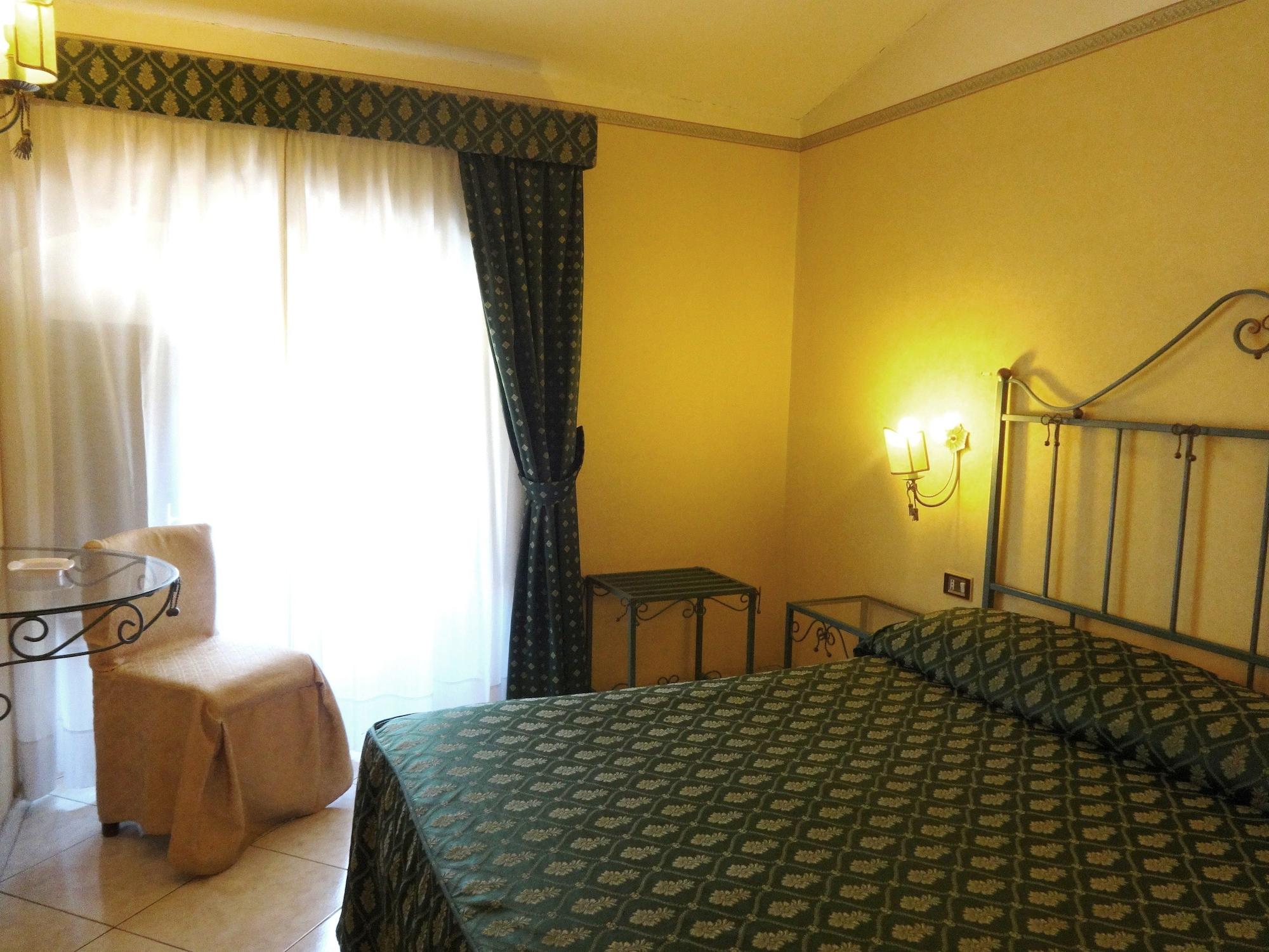 Hotel Centrale Europa Catania Luaran gambar