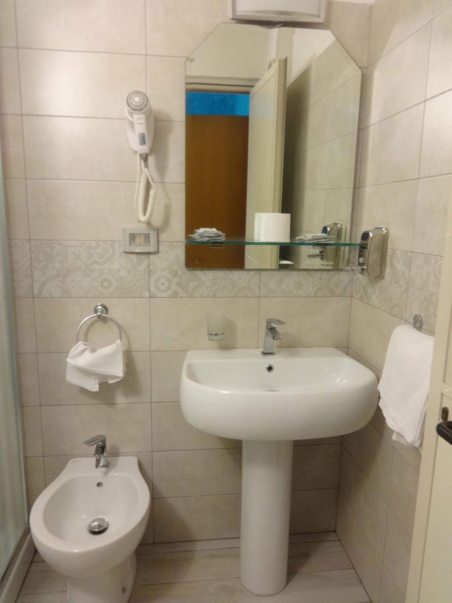 Hotel Centrale Europa Catania Luaran gambar