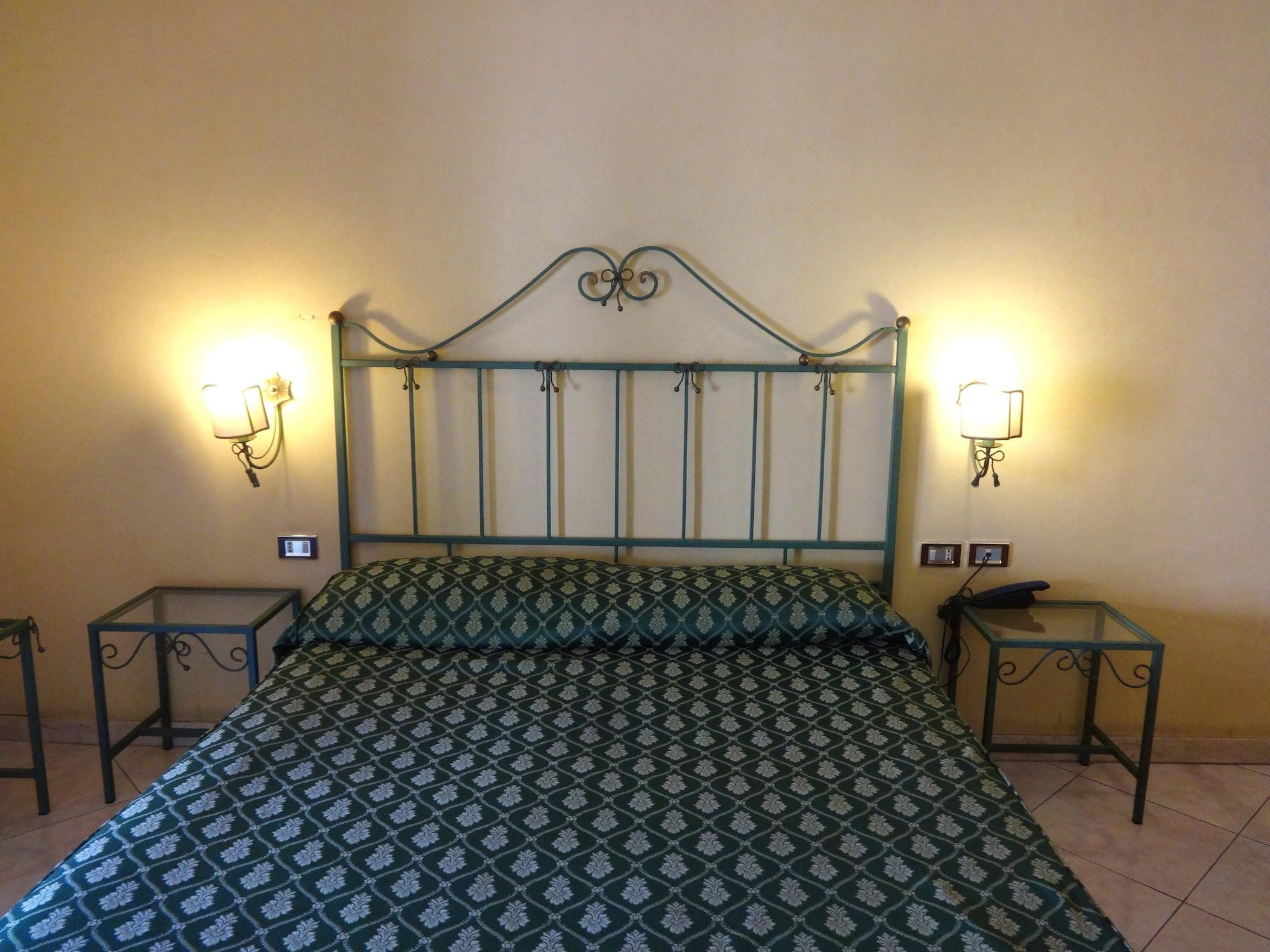 Hotel Centrale Europa Catania Luaran gambar