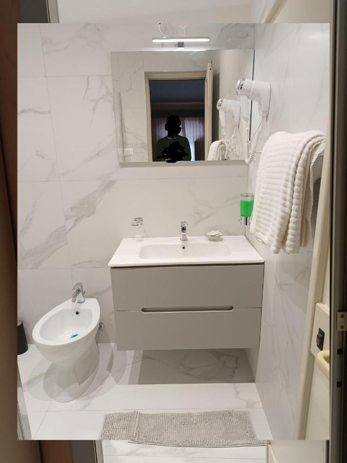 Hotel Centrale Europa Catania Luaran gambar