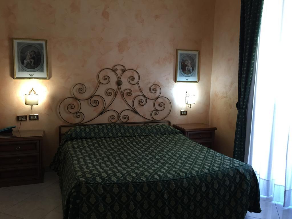 Hotel Centrale Europa Catania Luaran gambar