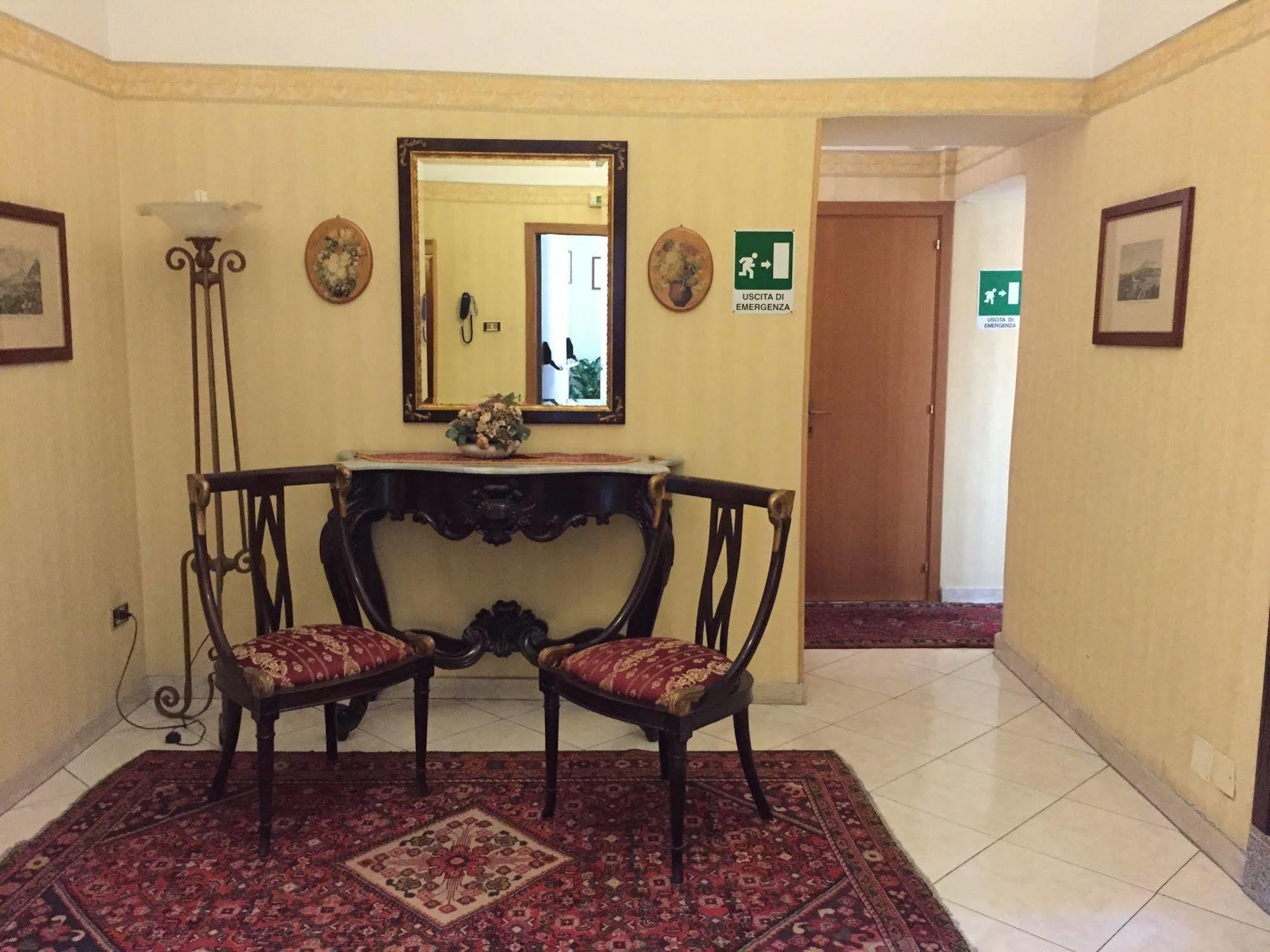Hotel Centrale Europa Catania Luaran gambar