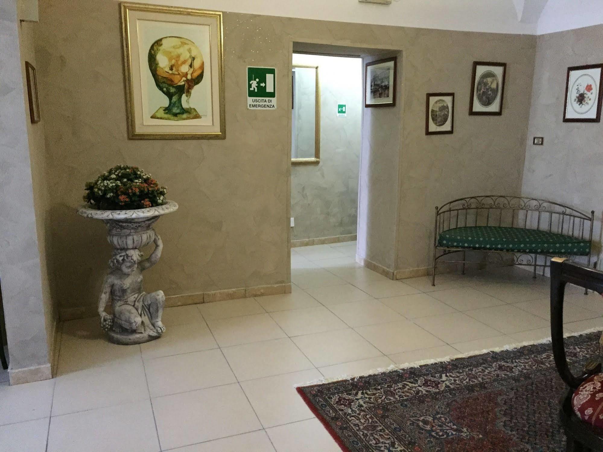Hotel Centrale Europa Catania Luaran gambar