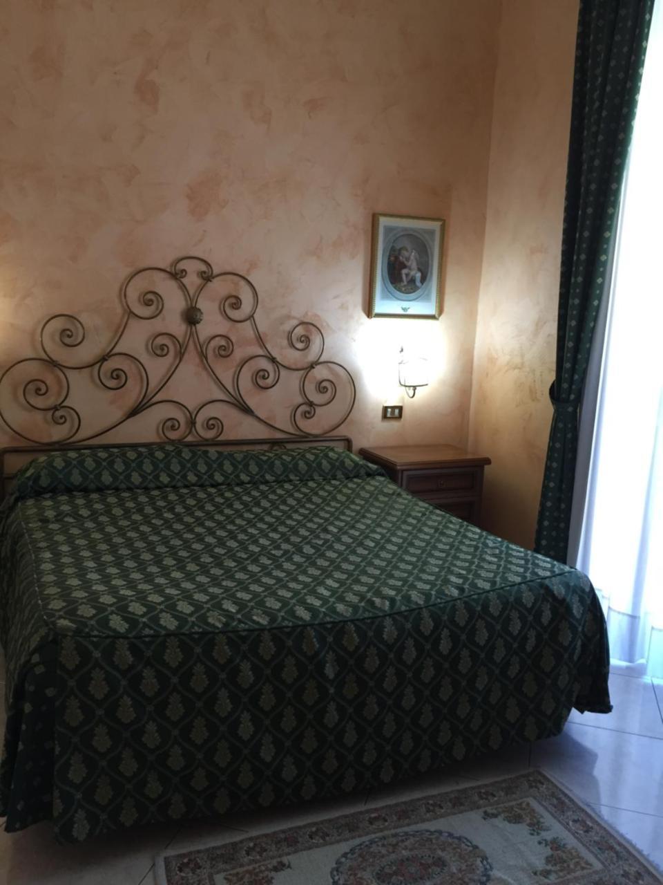 Hotel Centrale Europa Catania Luaran gambar