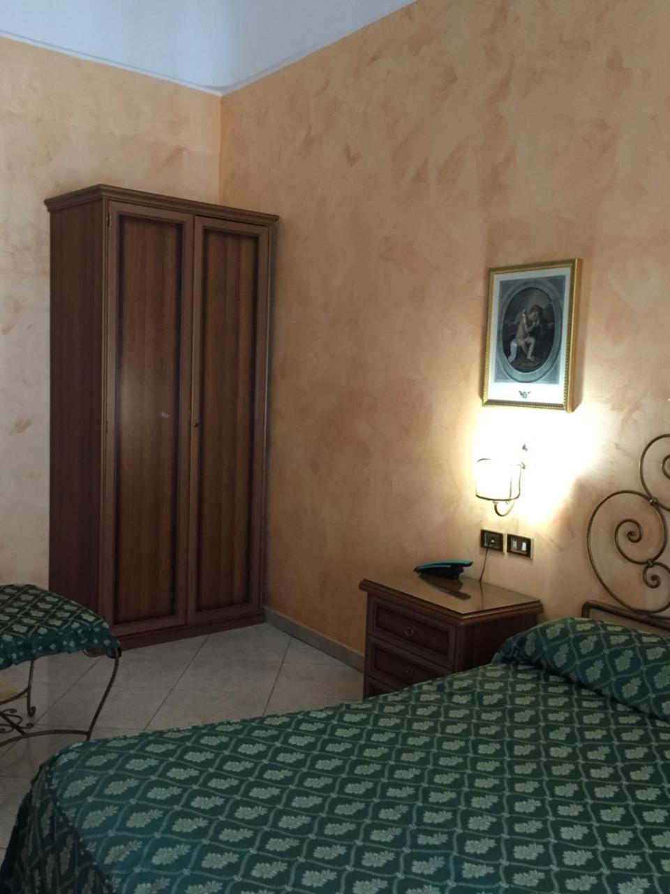 Hotel Centrale Europa Catania Luaran gambar